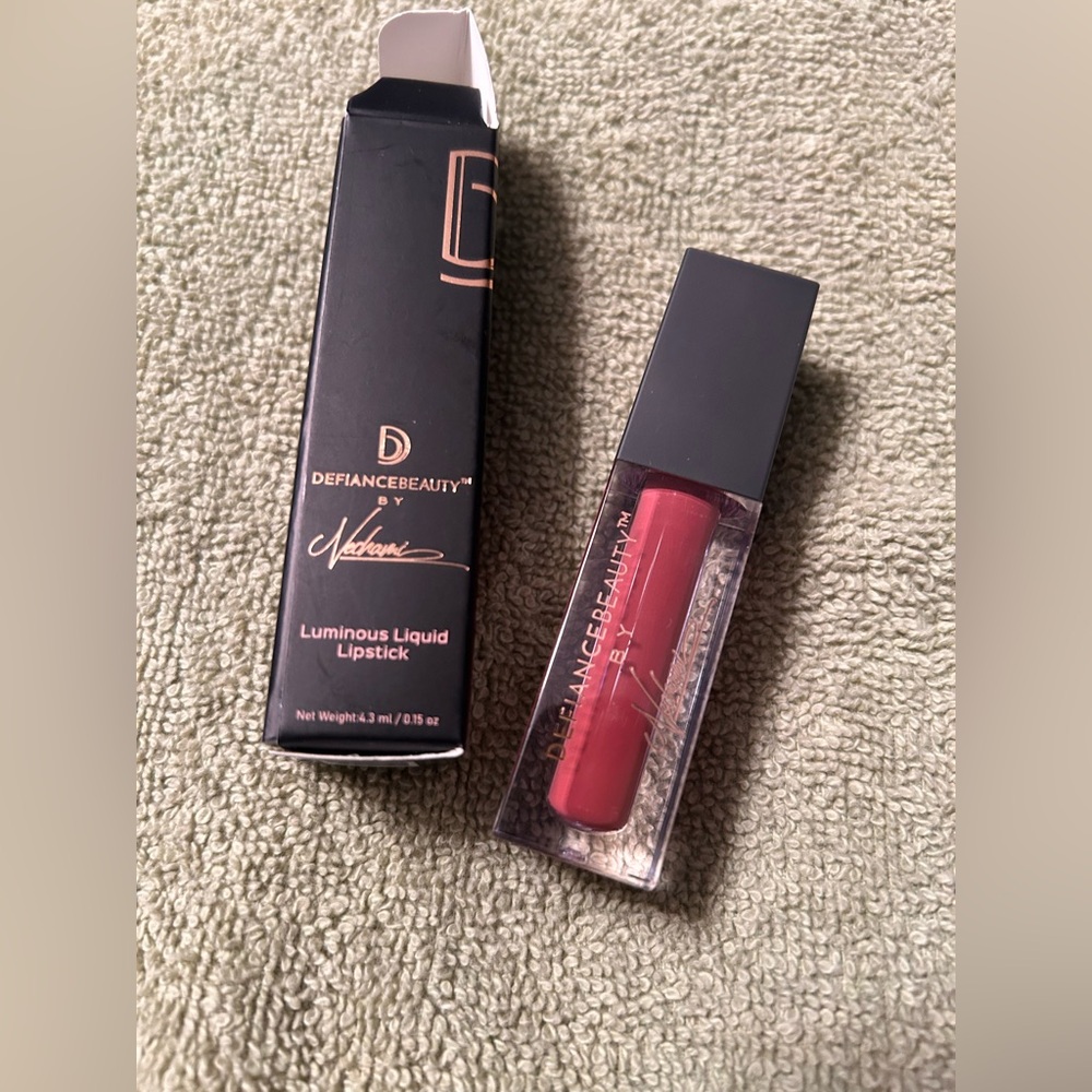 Defiance Beauty Luminous liquid lipstick k in Empower. NIB